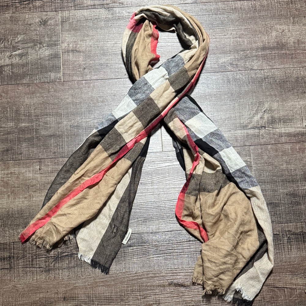 Burberry Check Cashmere silk scarf - Picture 3 of 10